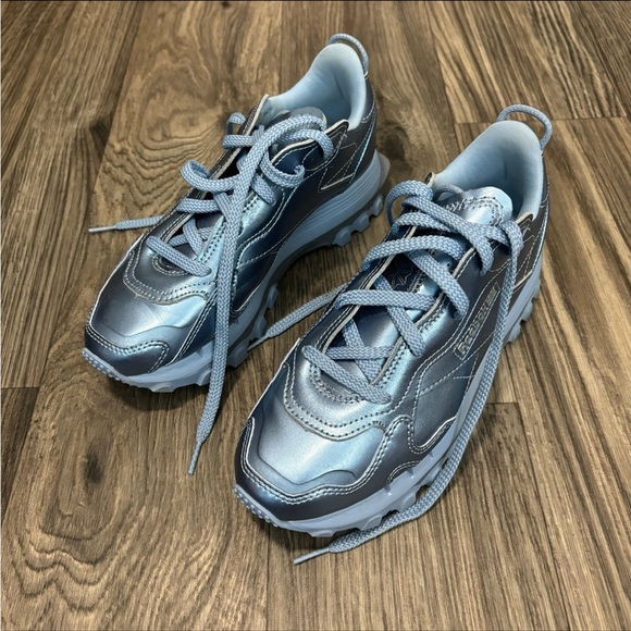 Cardi B x Reebok Metallic Design Classic Leather Sneakers - Picture 2 of 6